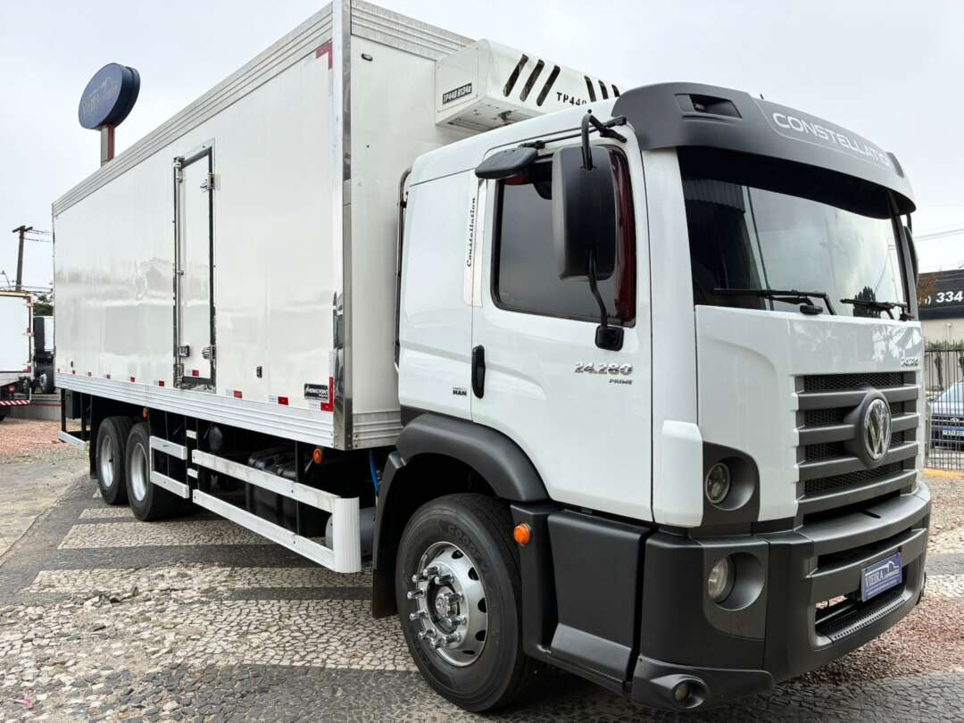 Caminhão VOLKSWAGEN VW 24280 Baú Refrigerado ANO 2020 de Vieira Caminhões no Paraná