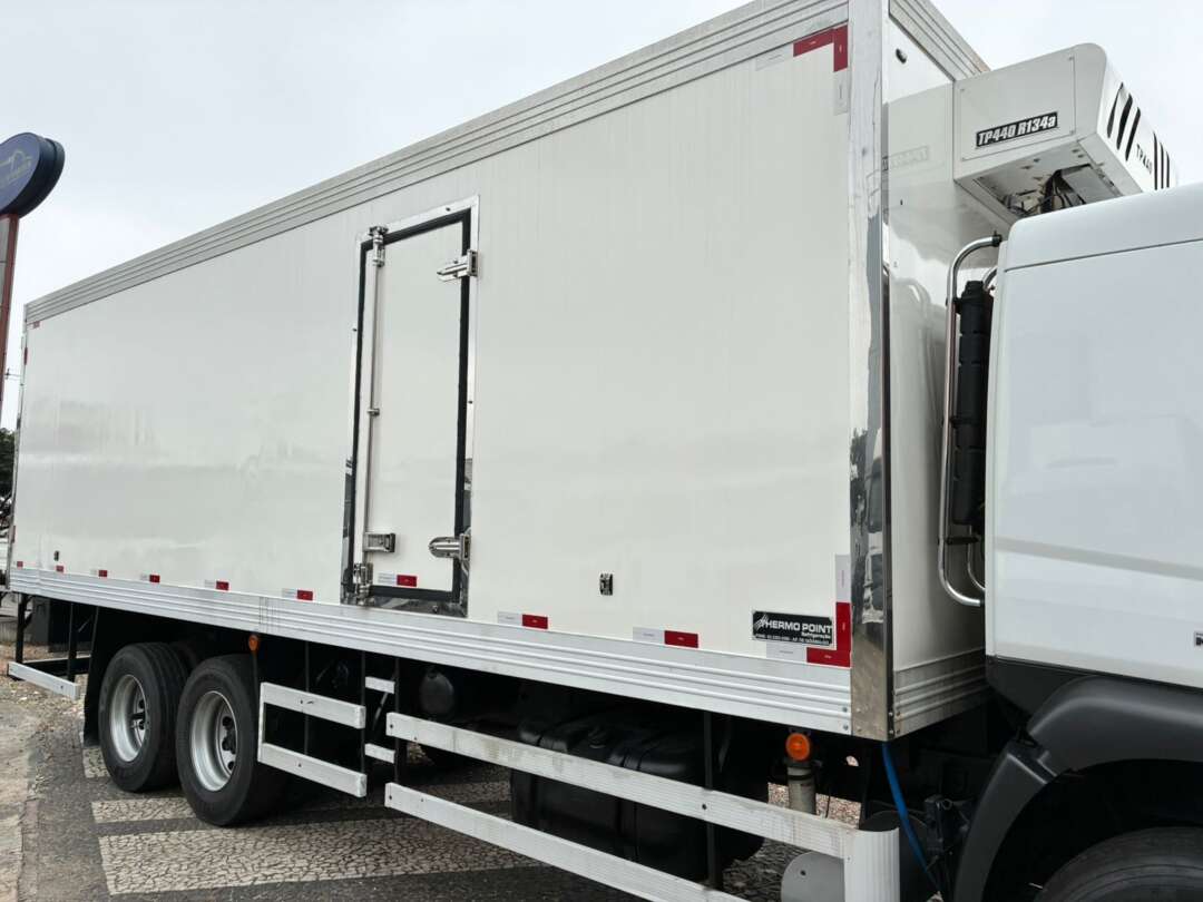 Caminhão VOLKSWAGEN VW 24280 Baú Refrigerado ANO 2020 de Vieira Caminhões no Paraná