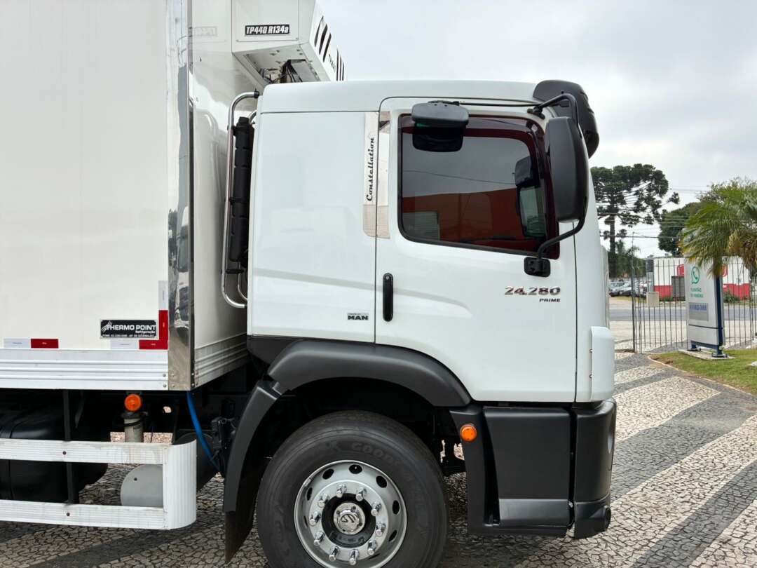 Caminhão VOLKSWAGEN VW 24280 Baú Refrigerado ANO 2020 de Vieira Caminhões no Paraná