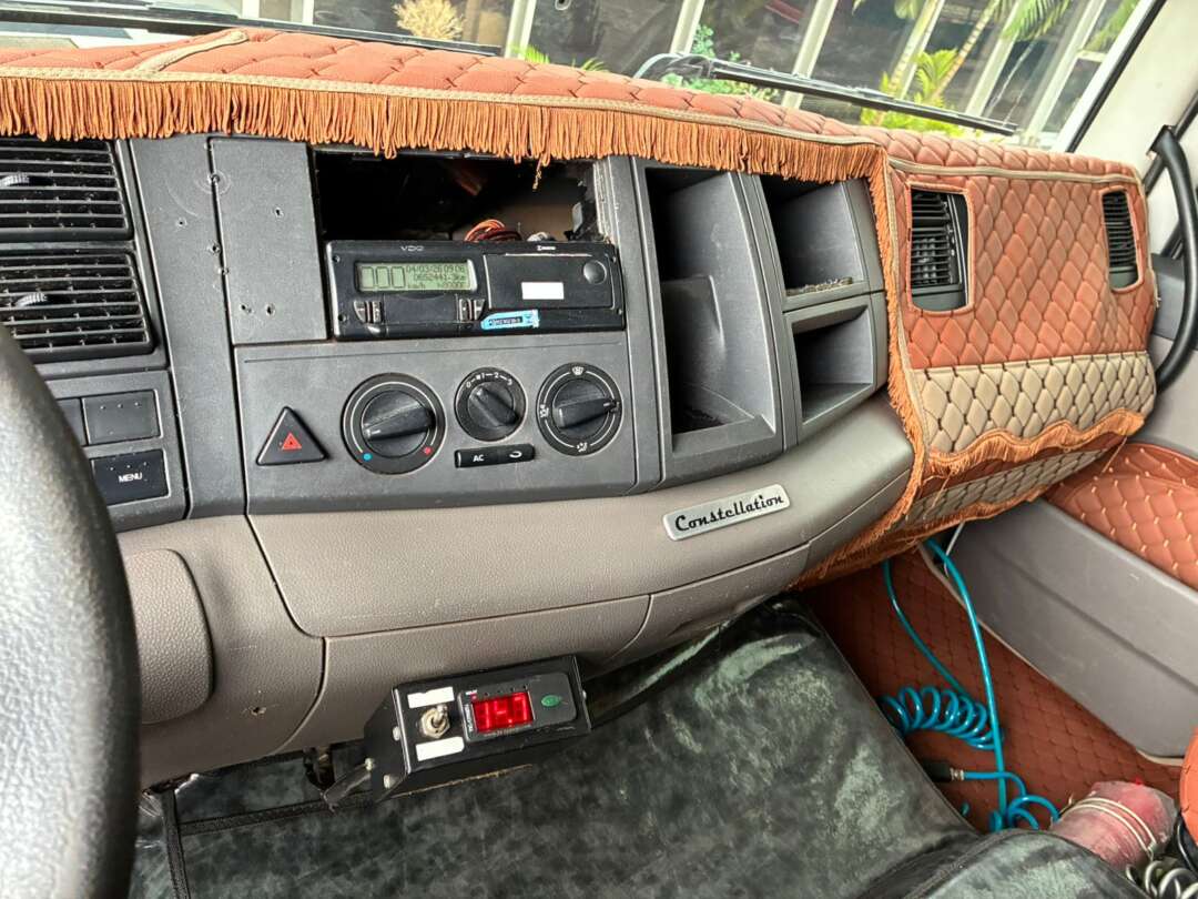 Caminhão VOLKSWAGEN VW 24280 Baú Refrigerado ANO 2020 de Vieira Caminhões no Paraná