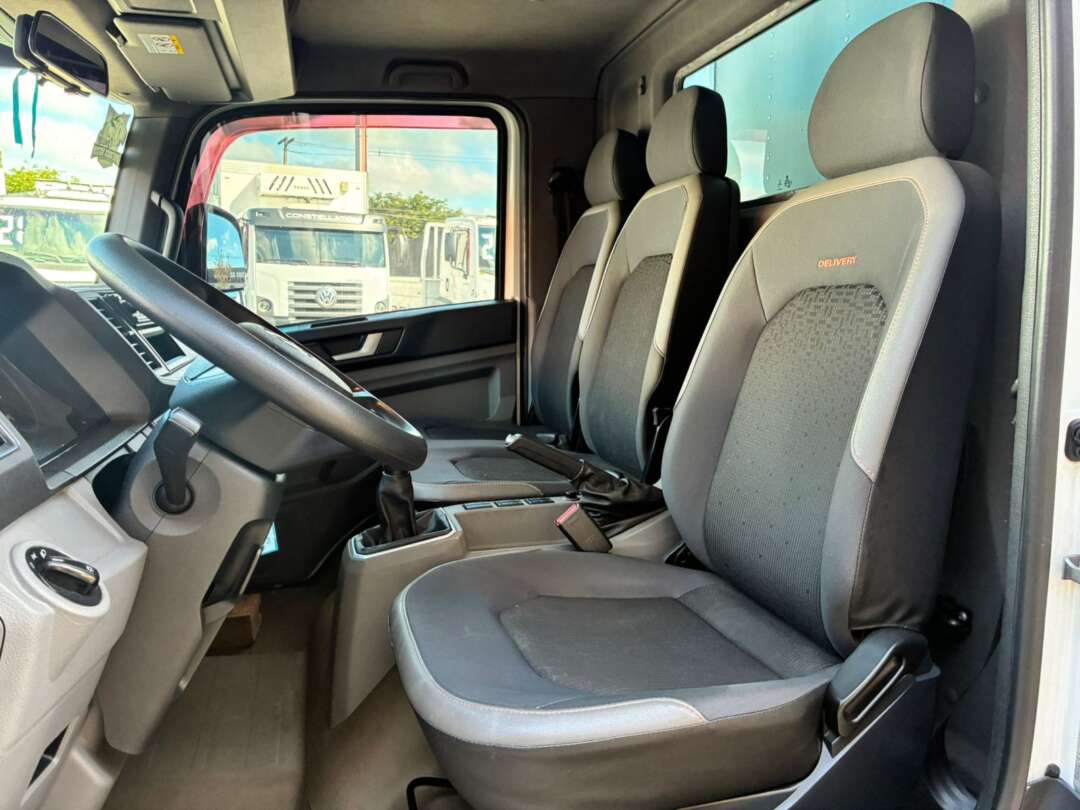 Caminhão VOLKSWAGEN DELIVERY EXPRESS Baú Furgão ANO 2020 de Vieira Caminhões no Paraná