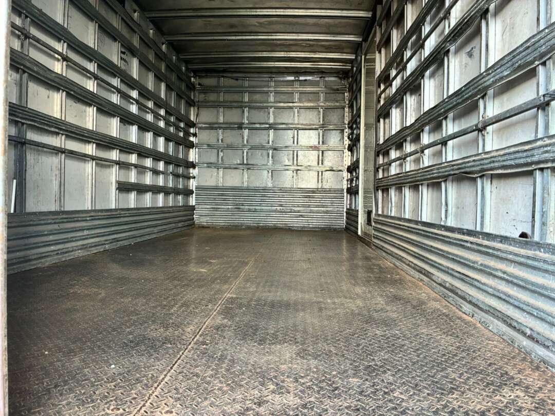 Caminhão FORD CARGO 816 Baú Furgão ANO 2013 de Vieira Caminhões no Paraná