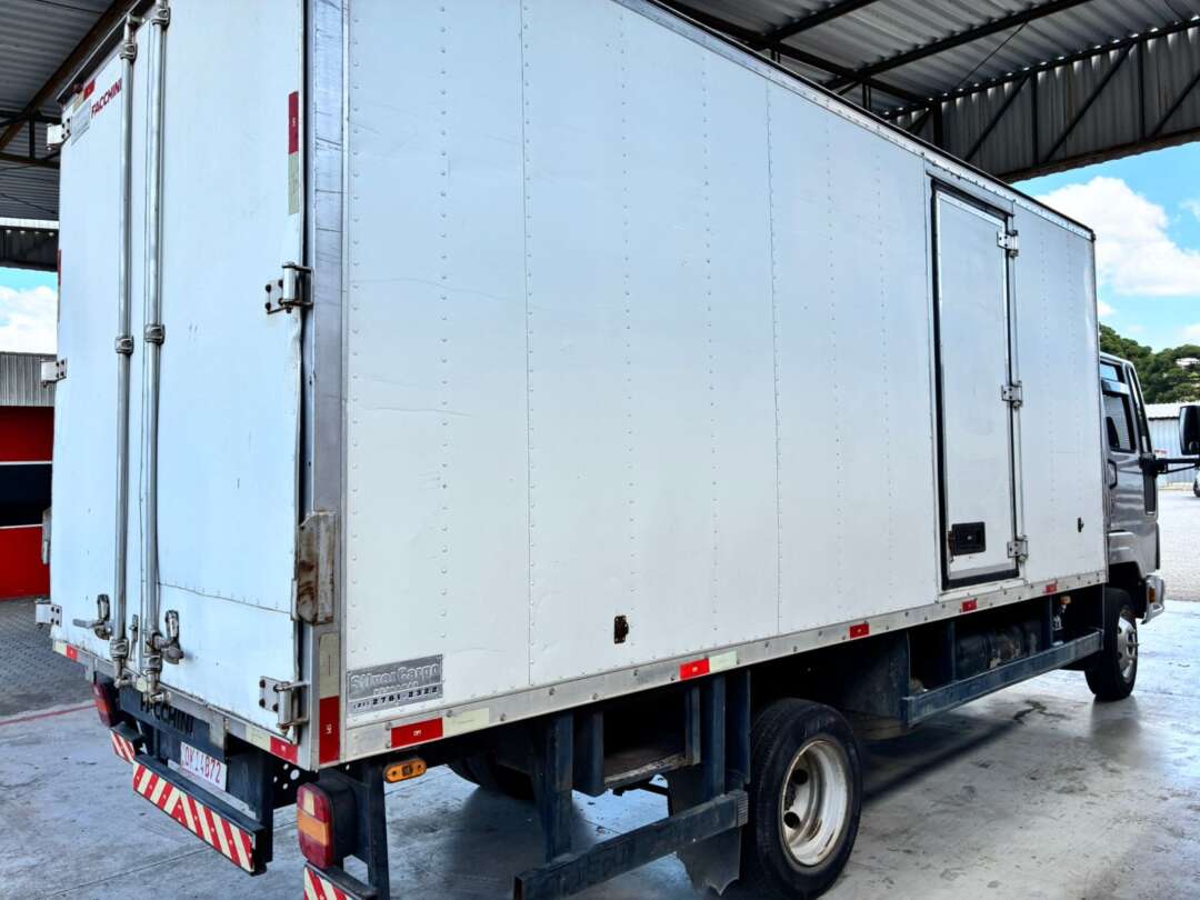 Caminhão FORD CARGO 816 Baú Furgão ANO 2013 de Vieira Caminhões no Paraná