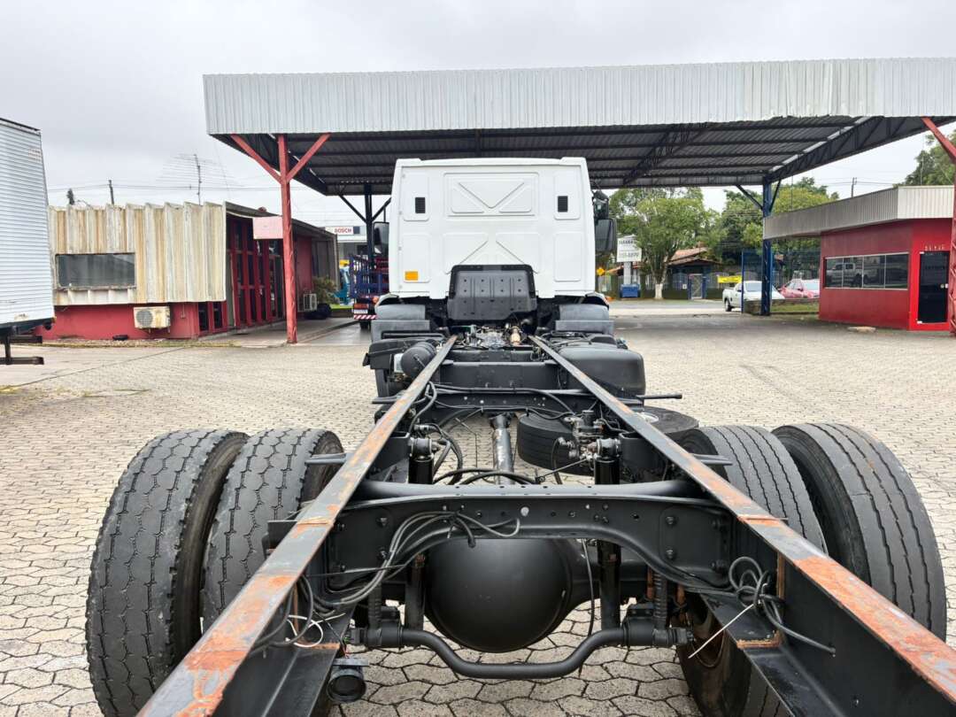 Caminhão FORD CARGO 1519 Chassis ANO 2013 de Vieira Caminhões no Paraná