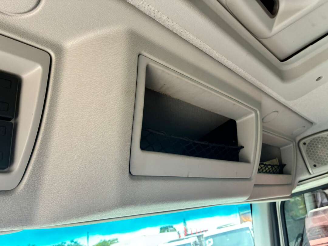 Caminhão VOLVO VM 270 Guincho Munck ANO 2021 de Vieira Caminhões no Paraná