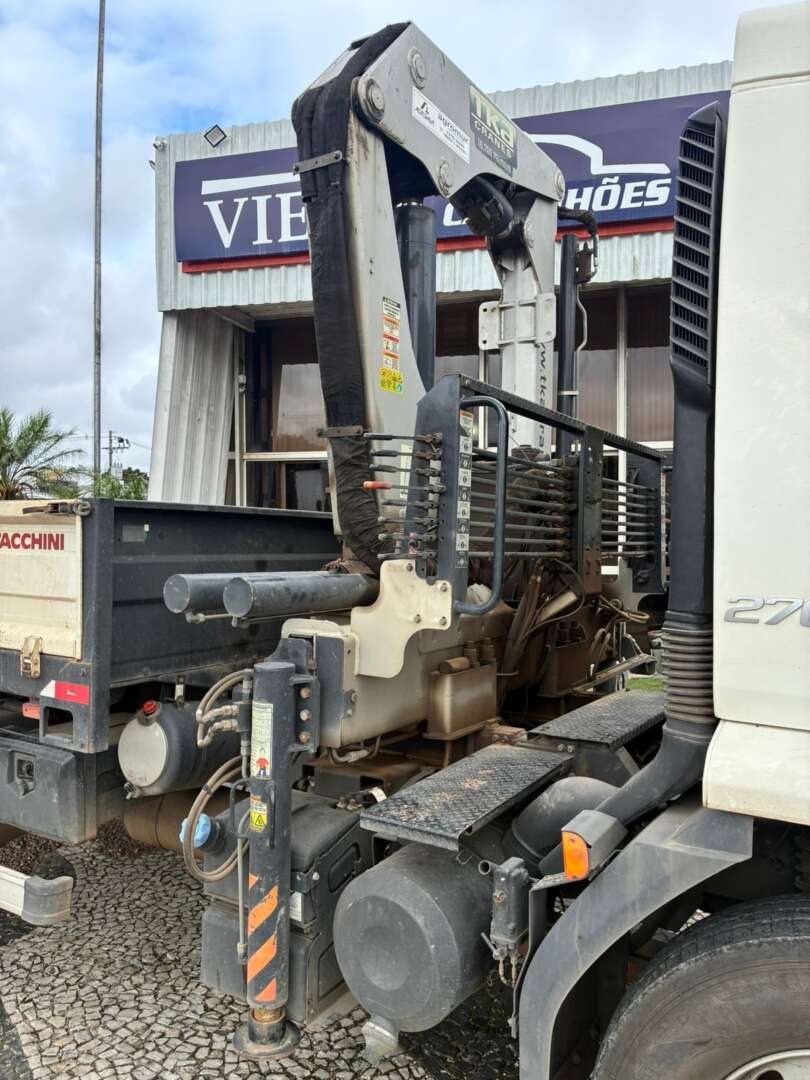 Caminhão VOLVO VM 270 Guincho Munck ANO 2021 de Vieira Caminhões no Paraná