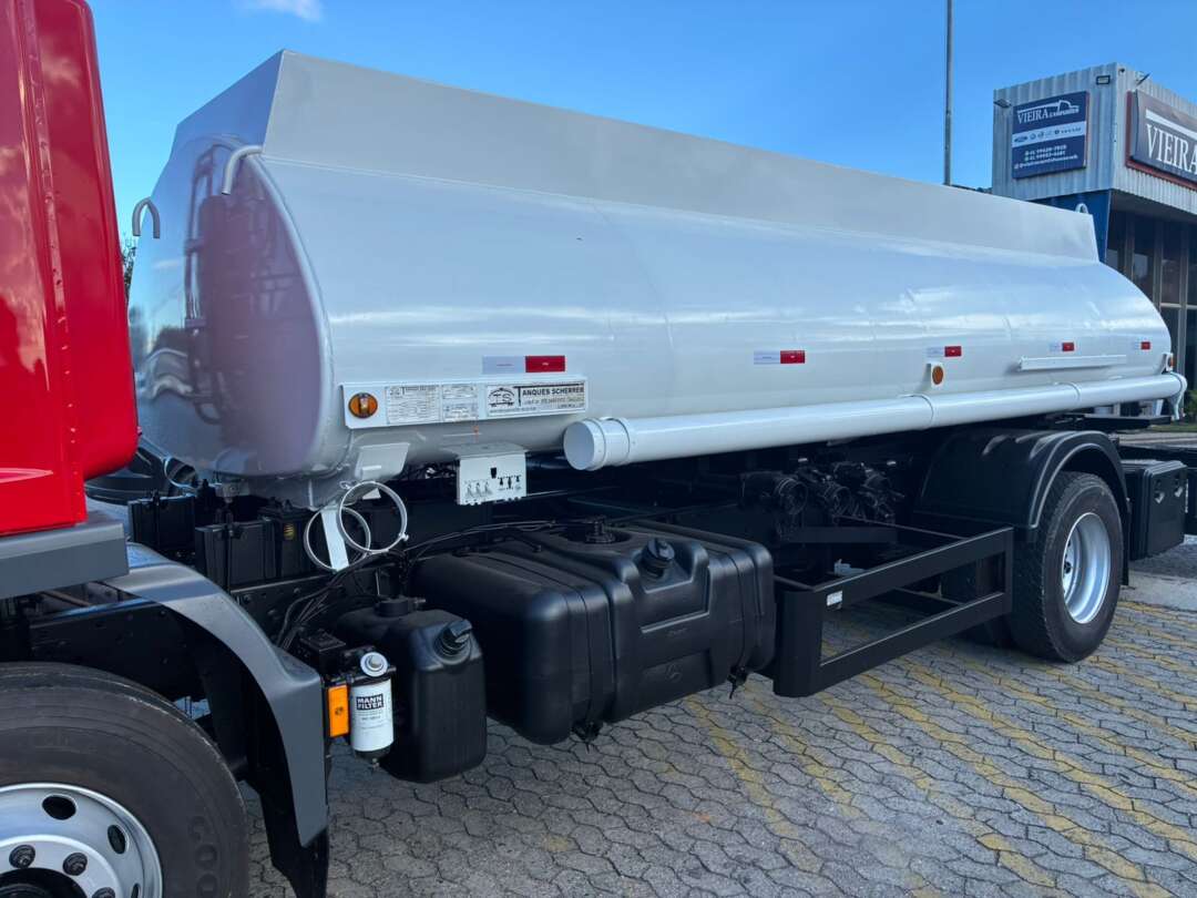 Caminhão MERCEDES BENZ MB 1719 Tanque&nbsp;Aço ANO 2016 de Vieira Caminhões no Paraná