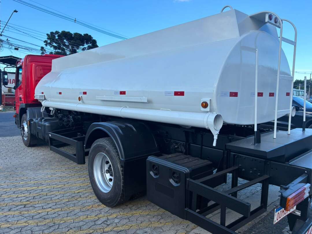 Caminhão MERCEDES BENZ MB 1719 Tanque&nbsp;Aço ANO 2016 de Vieira Caminhões no Paraná