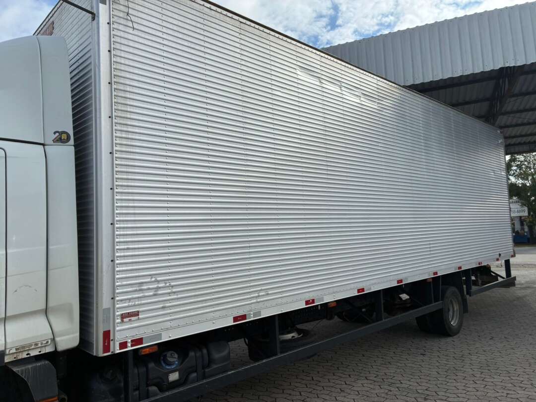 Caminhão VOLKSWAGEN VW 11180 Baú Furgão ANO 2023 de Vieira Caminhões no Paraná