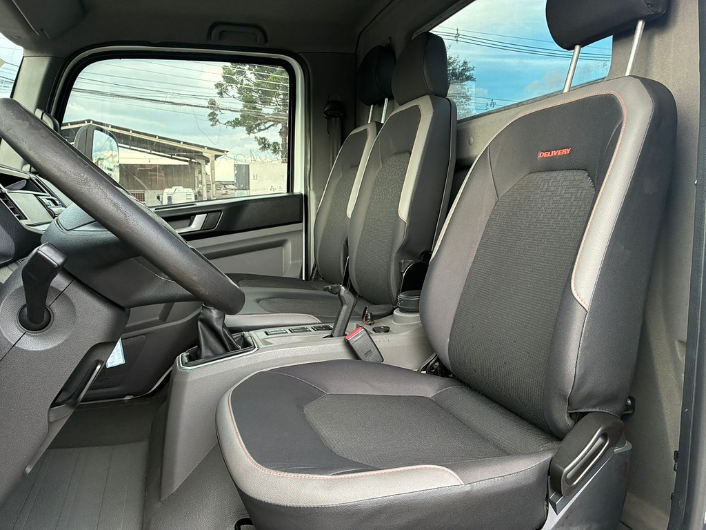 Caminhão VOLKSWAGEN VW 11180 Chassis ANO 2022 de Vieira Caminhões no Paraná