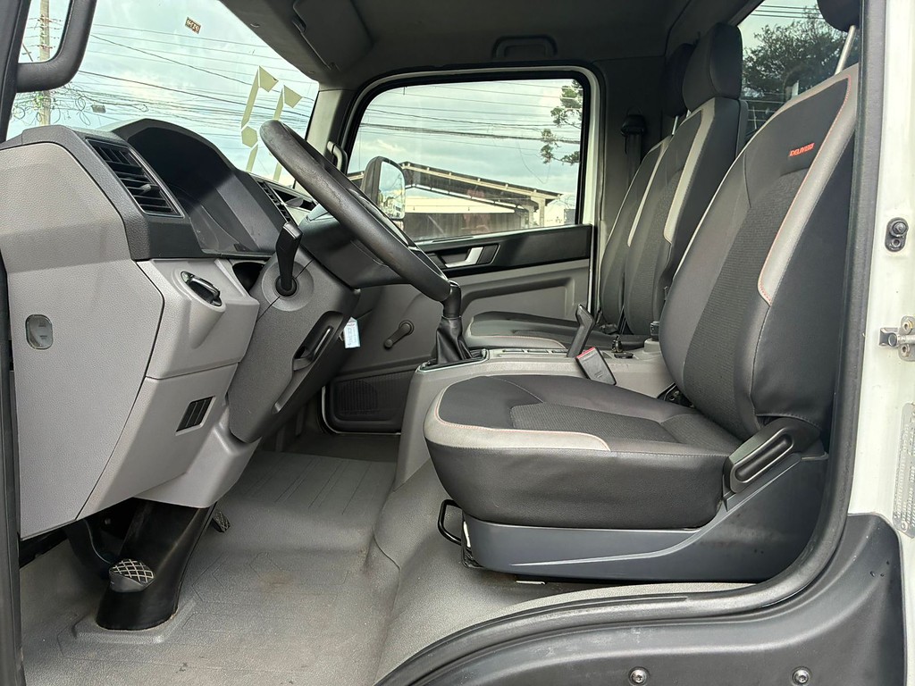 Caminhão VOLKSWAGEN VW 11180 Chassis ANO 2022 de Vieira Caminhões no Paraná