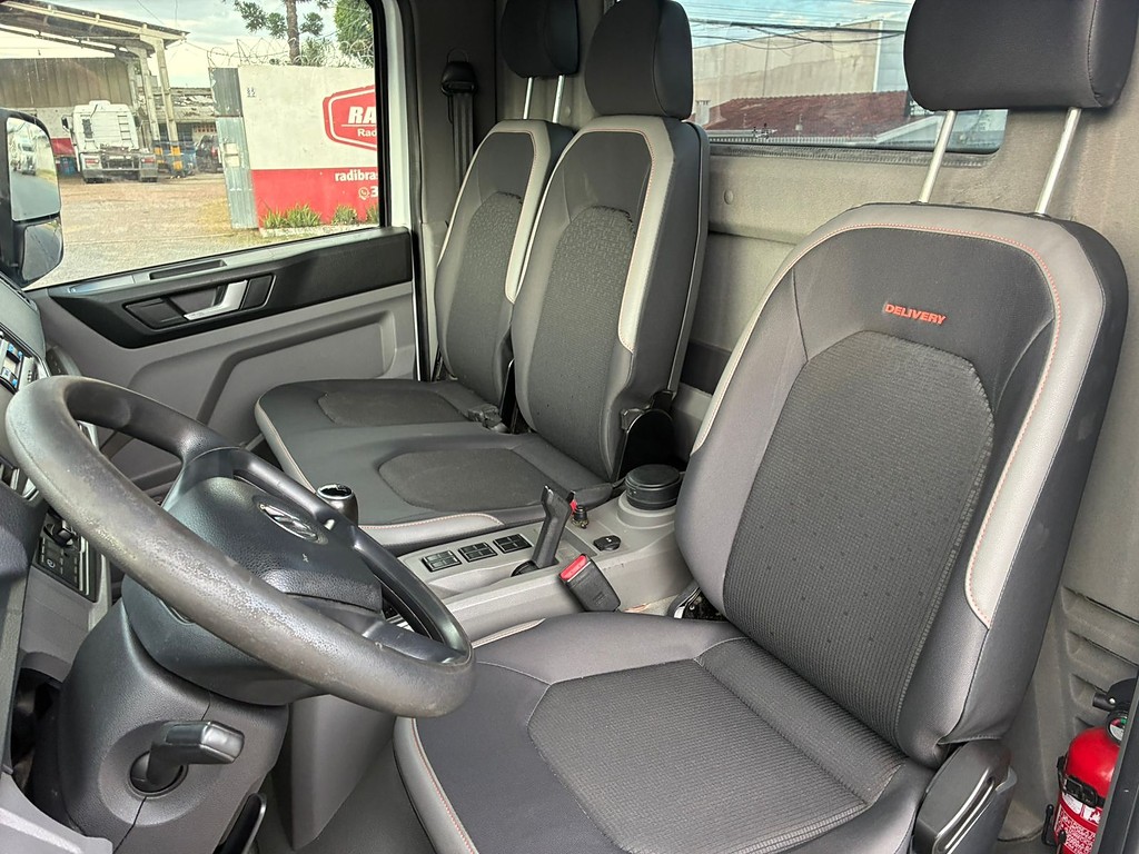 Caminhão VOLKSWAGEN VW 11180 Chassis ANO 2022 de Vieira Caminhões no Paraná