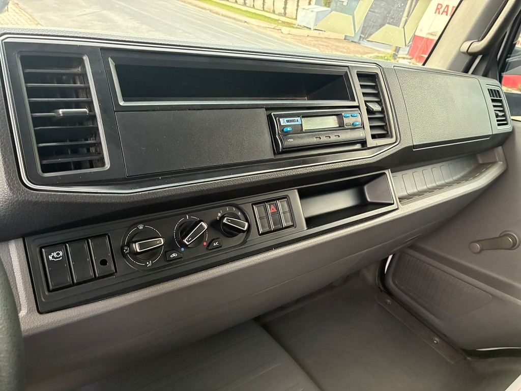 Caminhão VOLKSWAGEN VW 11180 Chassis ANO 2022 de Vieira Caminhões no Paraná