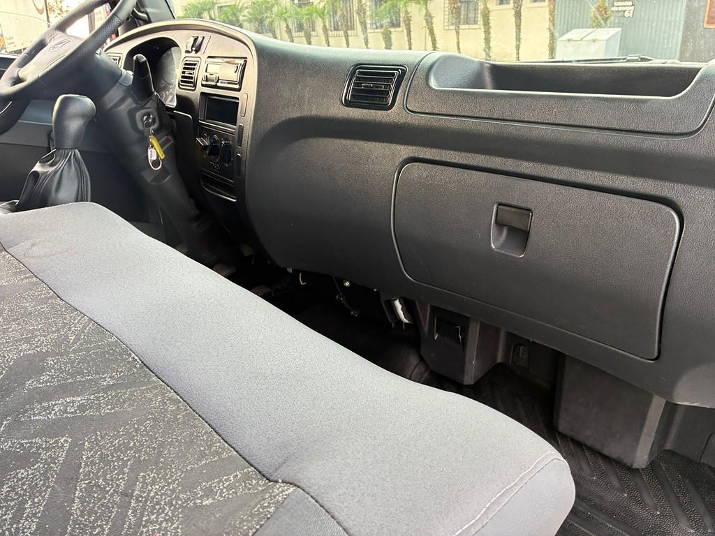 Caminhão MERCEDES BENZ MB 1016 Chassis ANO 2020 de Vieira Caminhões no Paraná