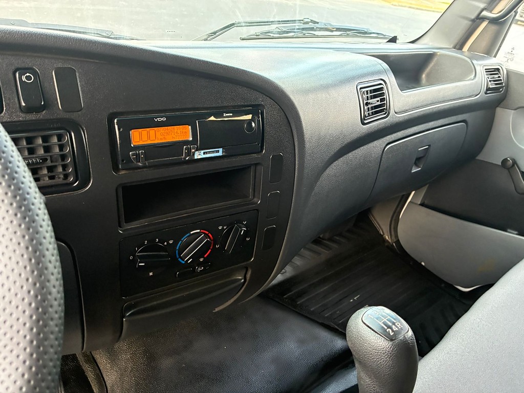 Caminhão MERCEDES BENZ MB 1016 Chassis ANO 2020 de Vieira Caminhões no Paraná