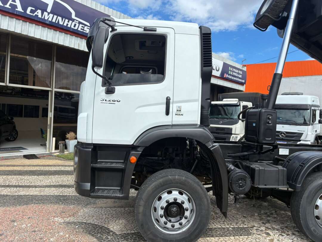 Caminhão VOLKSWAGEN VW 31280 Caçamba Basculante ANO 2016 de Vieira Caminhões no Paraná