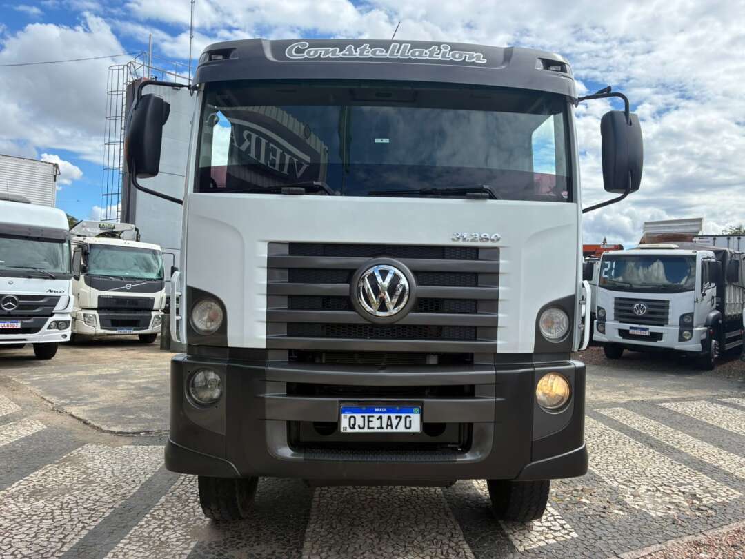 Caminhão VOLKSWAGEN VW 31280 Caçamba Basculante ANO 2016 de Vieira Caminhões no Paraná