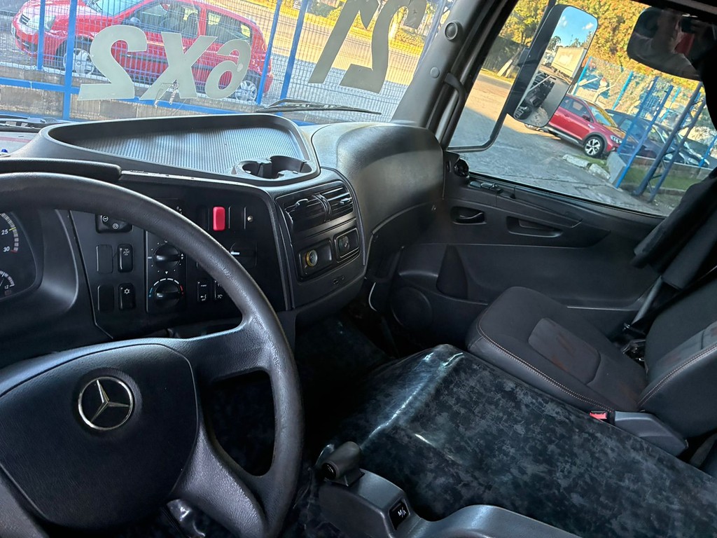 Caminhão MERCEDES BENZ MB 2430 Chassis ANO 2021 de Vieira Caminhões no Paraná