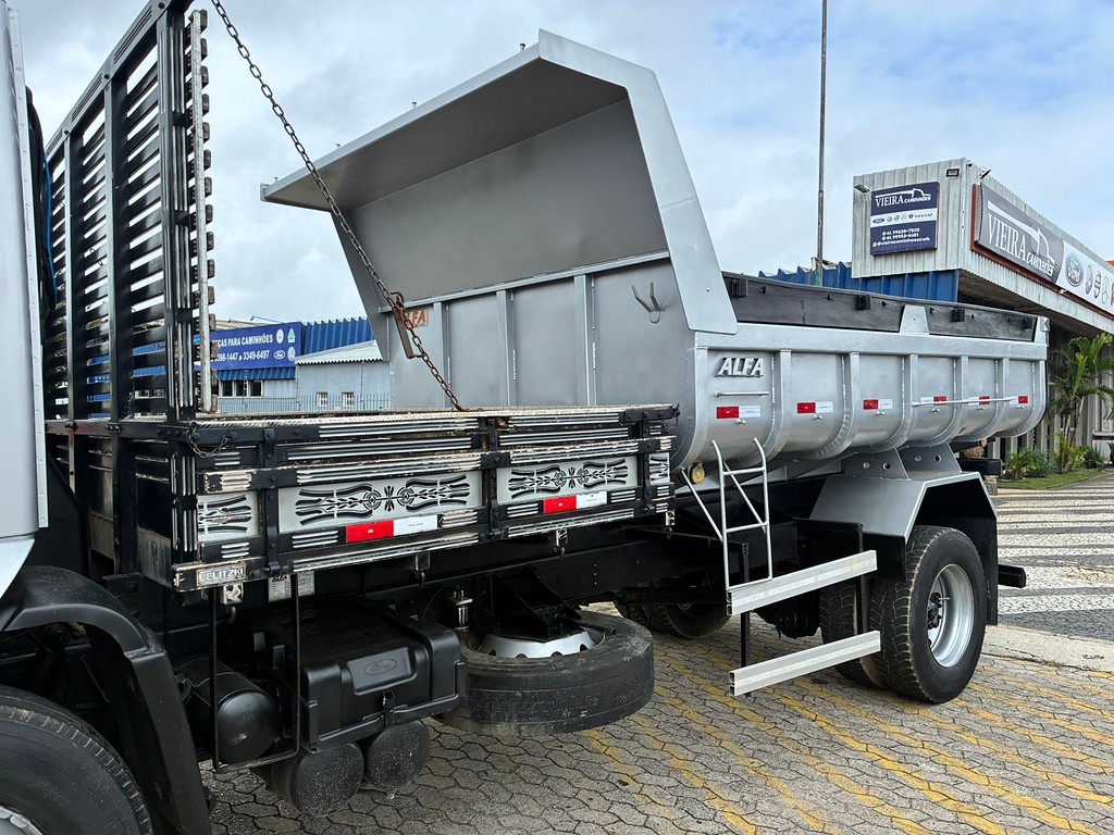 Caminhão FORD CARGO 1419 Caçamba Basculante ANO 2018 de Vieira Caminhões no Paraná