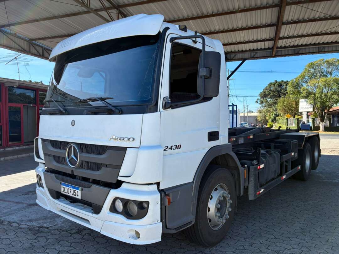 Caminhão MERCEDES BENZ MB 2430 Roll on off ANO 2018 de Vieira Caminhões no Paraná