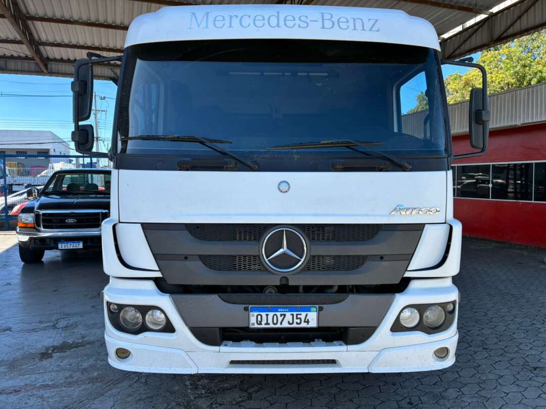 Caminhão MERCEDES BENZ MB 2430 Roll on off ANO 2018 de Vieira Caminhões no Paraná