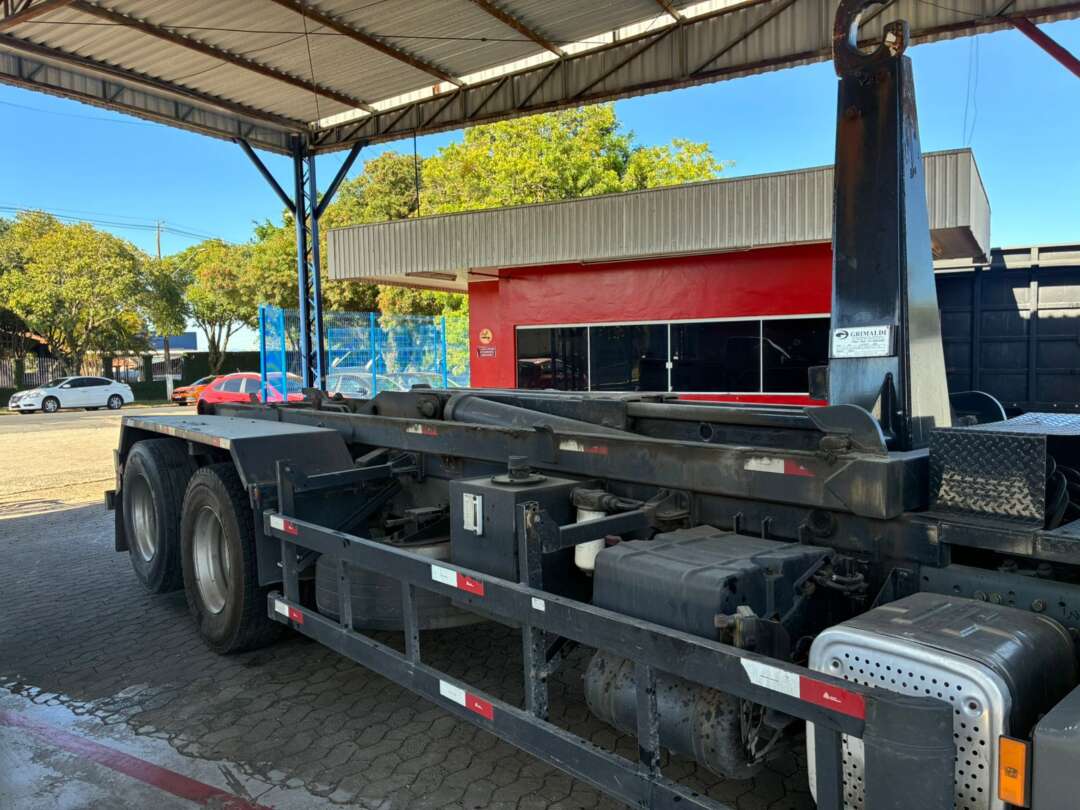 Caminhão MERCEDES BENZ MB 2430 Roll on off ANO 2018 de Vieira Caminhões no Paraná