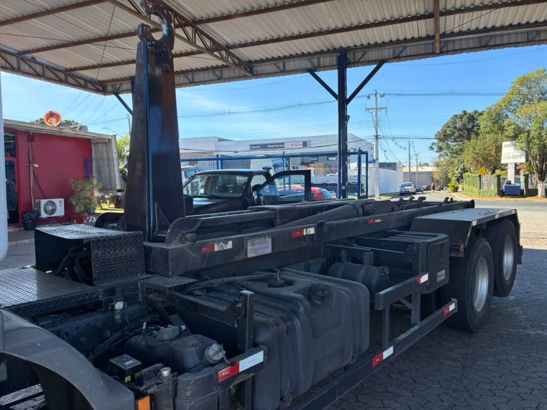 Caminhão MERCEDES BENZ MB 2430 Roll on off ANO 2018 de Vieira Caminhões no Paraná