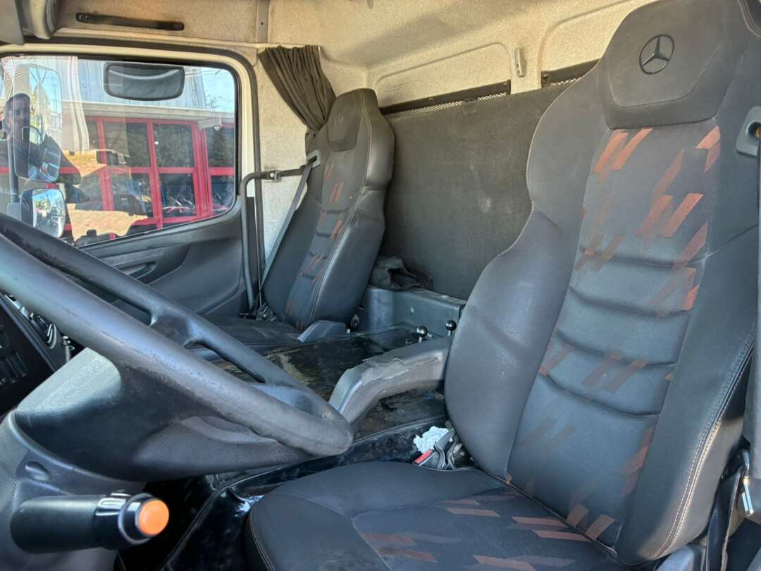 Caminhão MERCEDES BENZ MB 2430 Roll on off ANO 2018 de Vieira Caminhões no Paraná