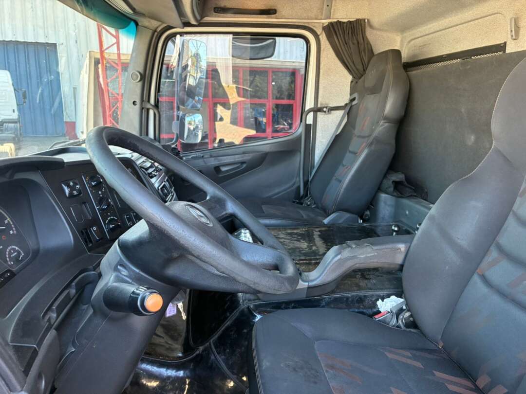 Caminhão MERCEDES BENZ MB 2430 Roll on off ANO 2018 de Vieira Caminhões no Paraná