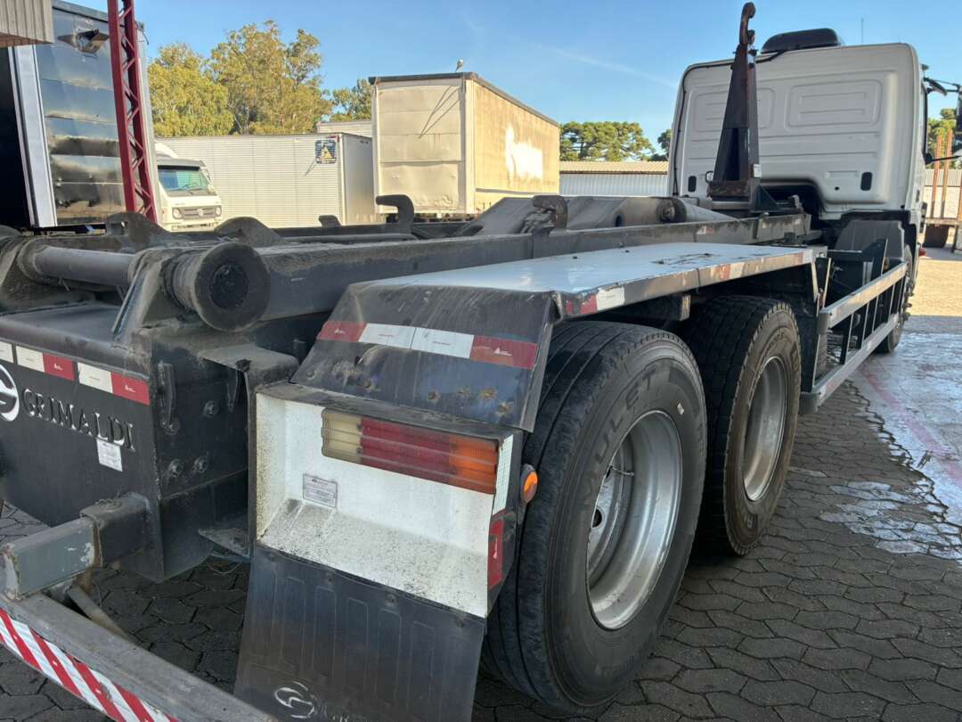 Caminhão MERCEDES BENZ MB 2430 Roll on off ANO 2018 de Vieira Caminhões no Paraná