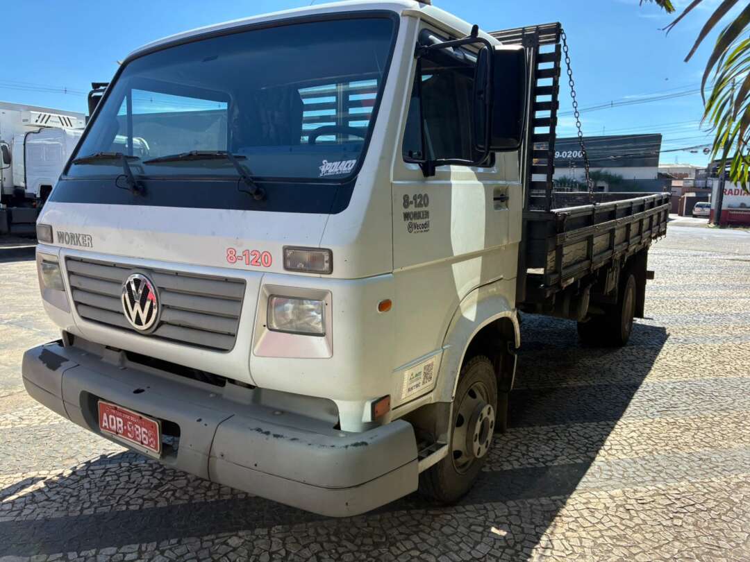 Caminhão VOLKSWAGEN VW 8120 Carroceria ANO 2007 de Vieira Caminhões no Paraná