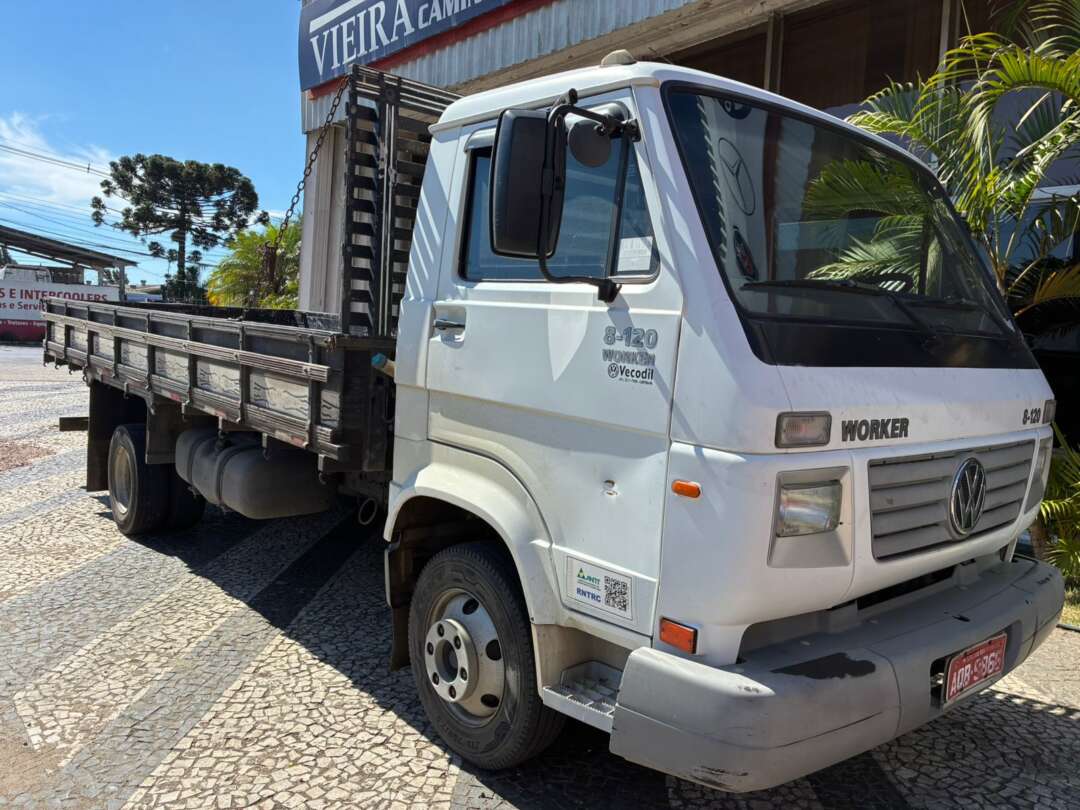 Caminhão VOLKSWAGEN VW 8120 Carroceria ANO 2007 de Vieira Caminhões no Paraná