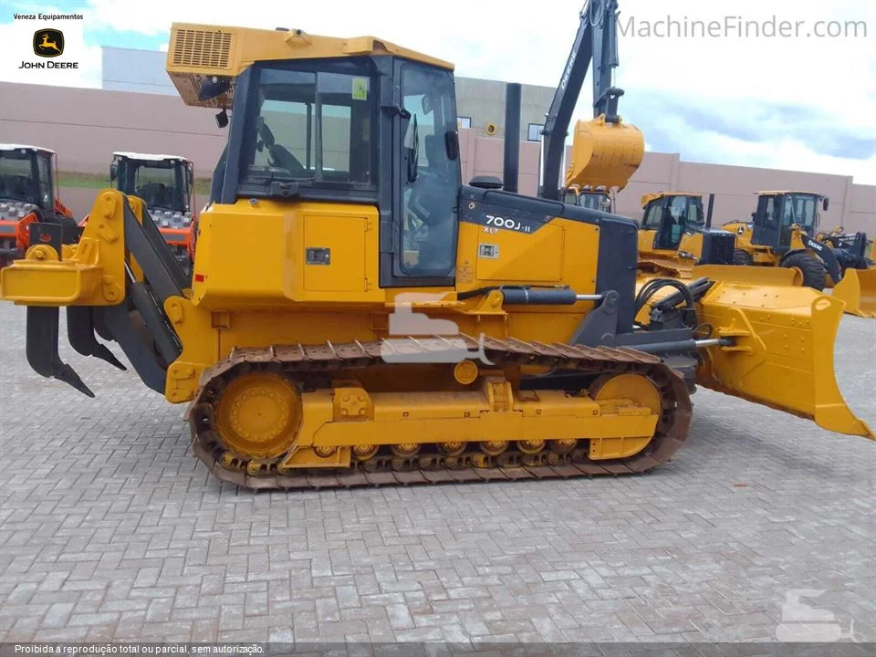 TRATOR ESTEIRA JOHN DEERE 700J ANO 2022 de Veneza Equipamentos no Paraná