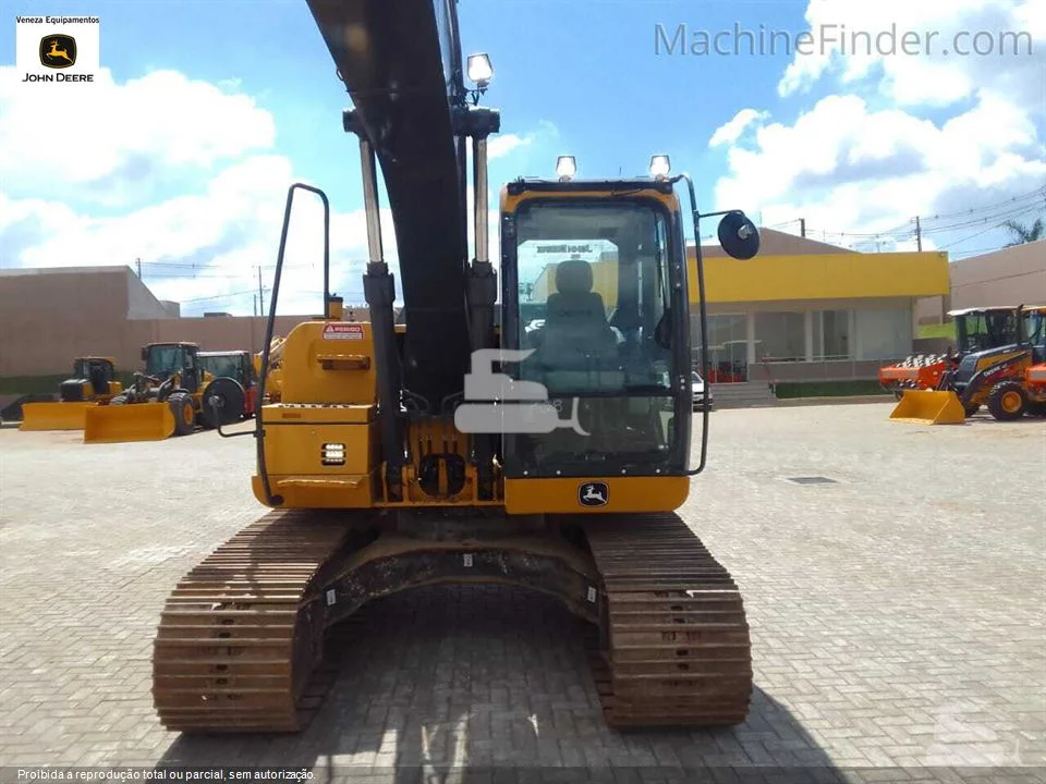 ESCAVADEIRA JOHN DEERE 130G ANO 2022 de Veneza Equipamentos no Paraná