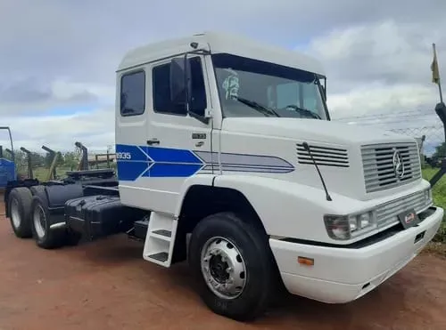 Caminhão MERCEDES BENZ MB 1935 Cavalo Mecânico ANO 1993 de Geração Caminhões e Carretas no Paraná