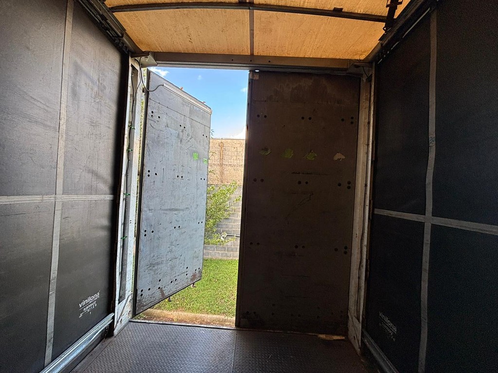 Carreta SEMI-REBOQUE BAU SIDER Librelato ANO 2012 3 Eixos de Geração Caminhões e Carretas no Paraná