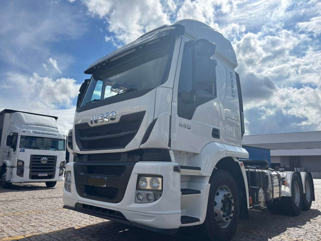 Caminhão IVECO HI ROAD 440 Cavalo Mecânico ANO 2020 de Geração Caminhões e Carretas no Paraná