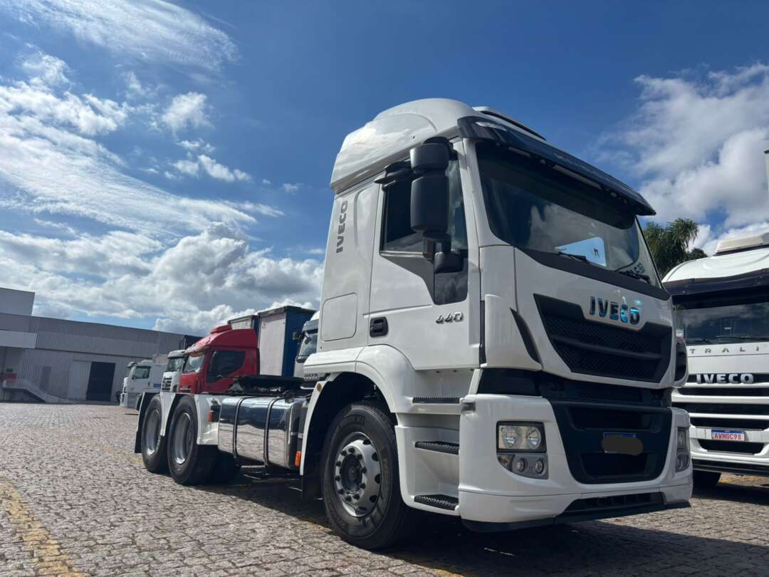 Caminhão IVECO HI ROAD 440 Cavalo Mecânico ANO 2020 de Geração Caminhões e Carretas no Paraná