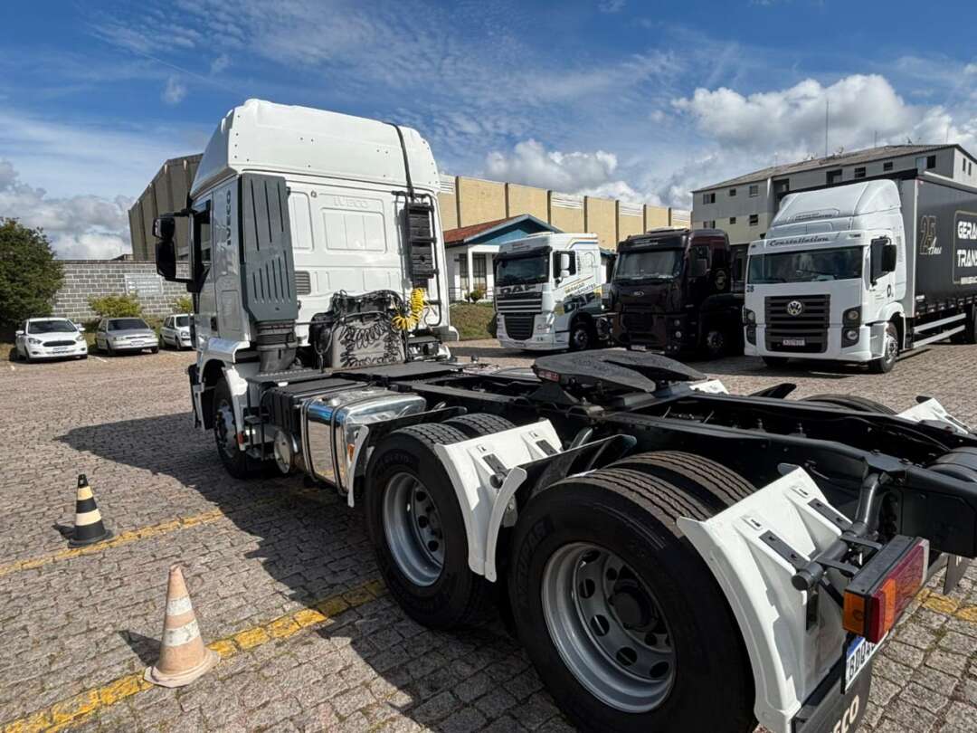 Caminhão IVECO HI ROAD 440 Cavalo Mecânico ANO 2020 de Geração Caminhões e Carretas no Paraná