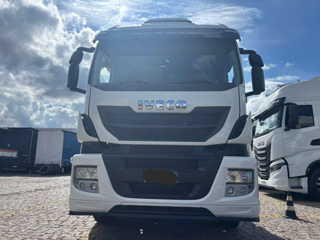 Caminhão IVECO HI ROAD 440 Cavalo Mecânico ANO 2020 de Geração Caminhões e Carretas no Paraná