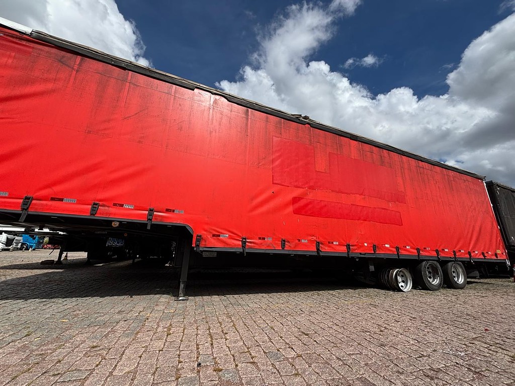 Carreta SEMI-REBOQUE BAU SIDER Randon ANO 2000 1 Eixo de Geração Caminhões e Carretas no Paraná