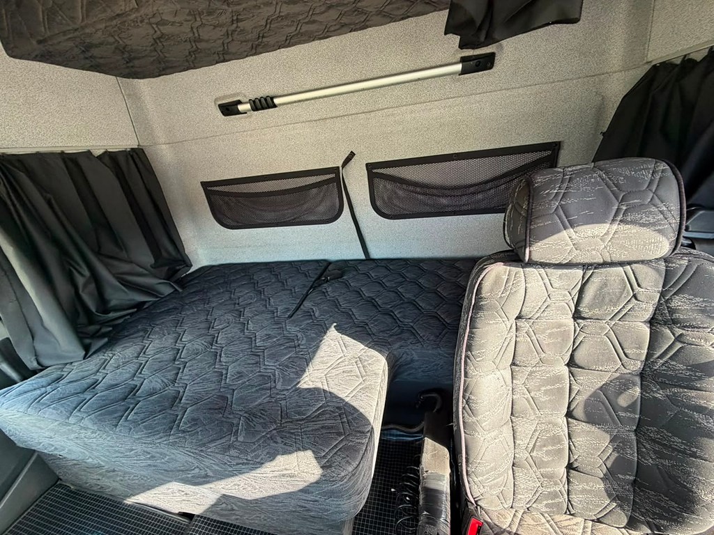 Caminhão MERCEDES BENZ MB 2544 Cavalo Mecânico ANO 2016 de Geração Caminhões e Carretas no Paraná