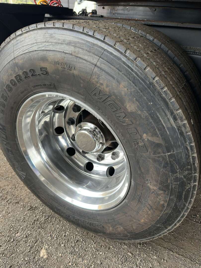 Caminhão VOLVO VM 330 Boiadeiro ANO 2022 de G4 Caminhões no Paraná