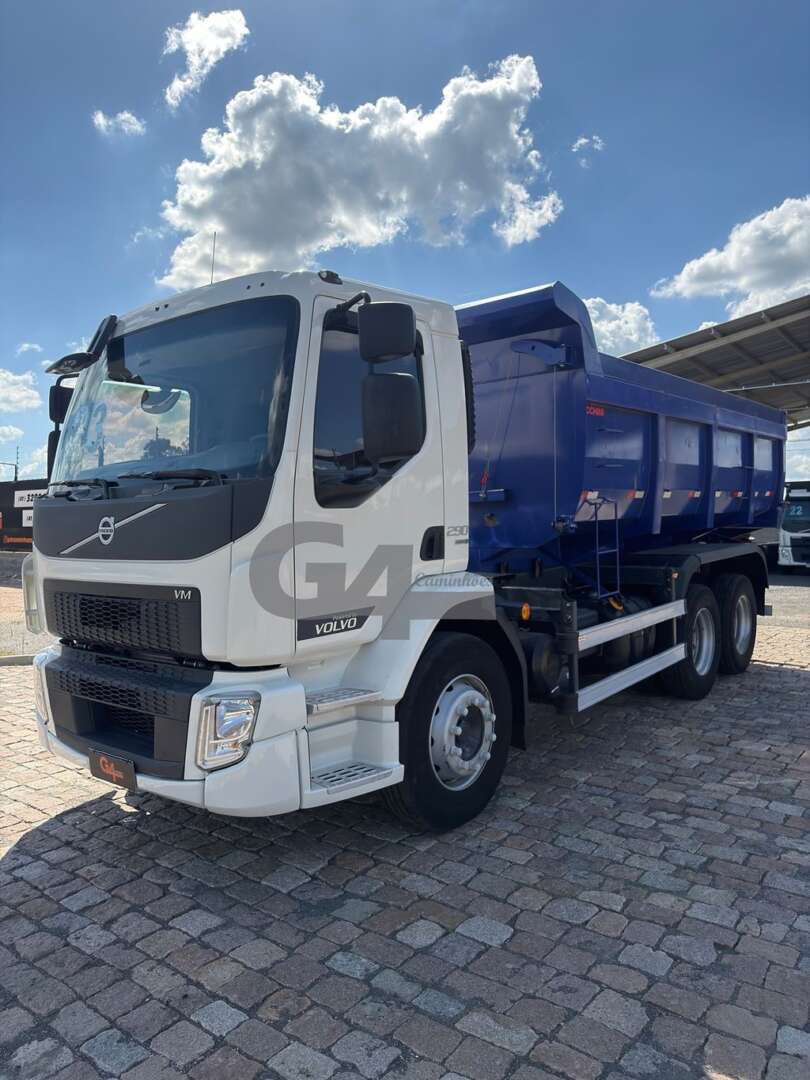 Caminhão VOLVO VM 290 MAX Caçamba Basculante ANO 2023 de G4 Caminhões no Paraná