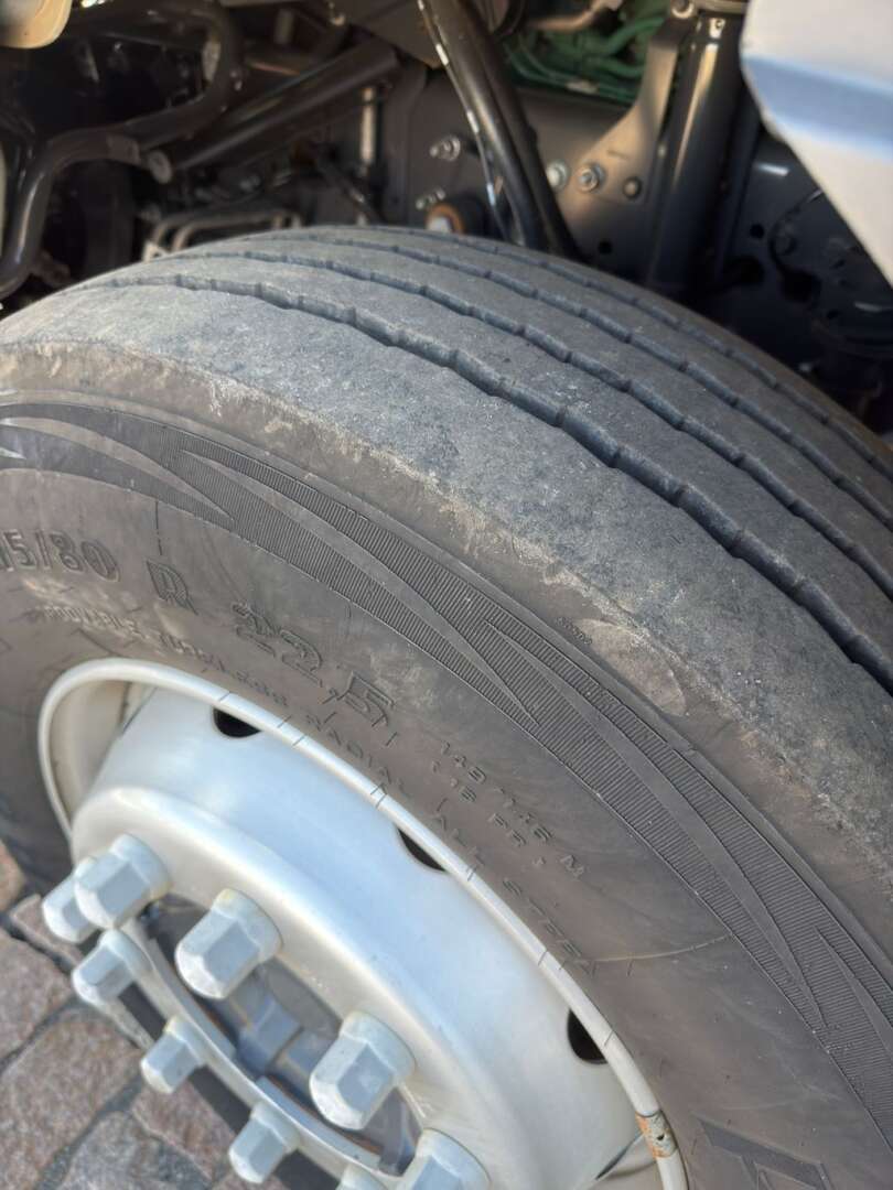 Caminhão VOLVO VM 290 MAX Caçamba Basculante ANO 2023 de G4 Caminhões no Paraná