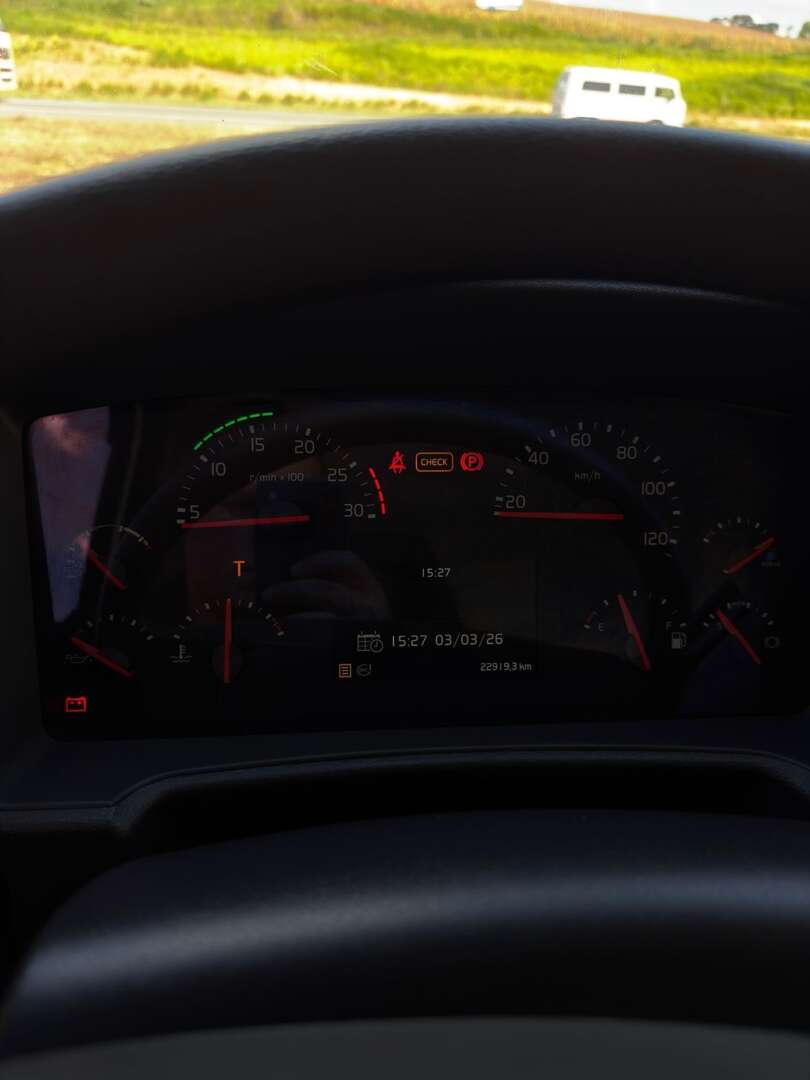 Caminhão VOLVO VM 290 MAX Caçamba Basculante ANO 2023 de G4 Caminhões no Paraná