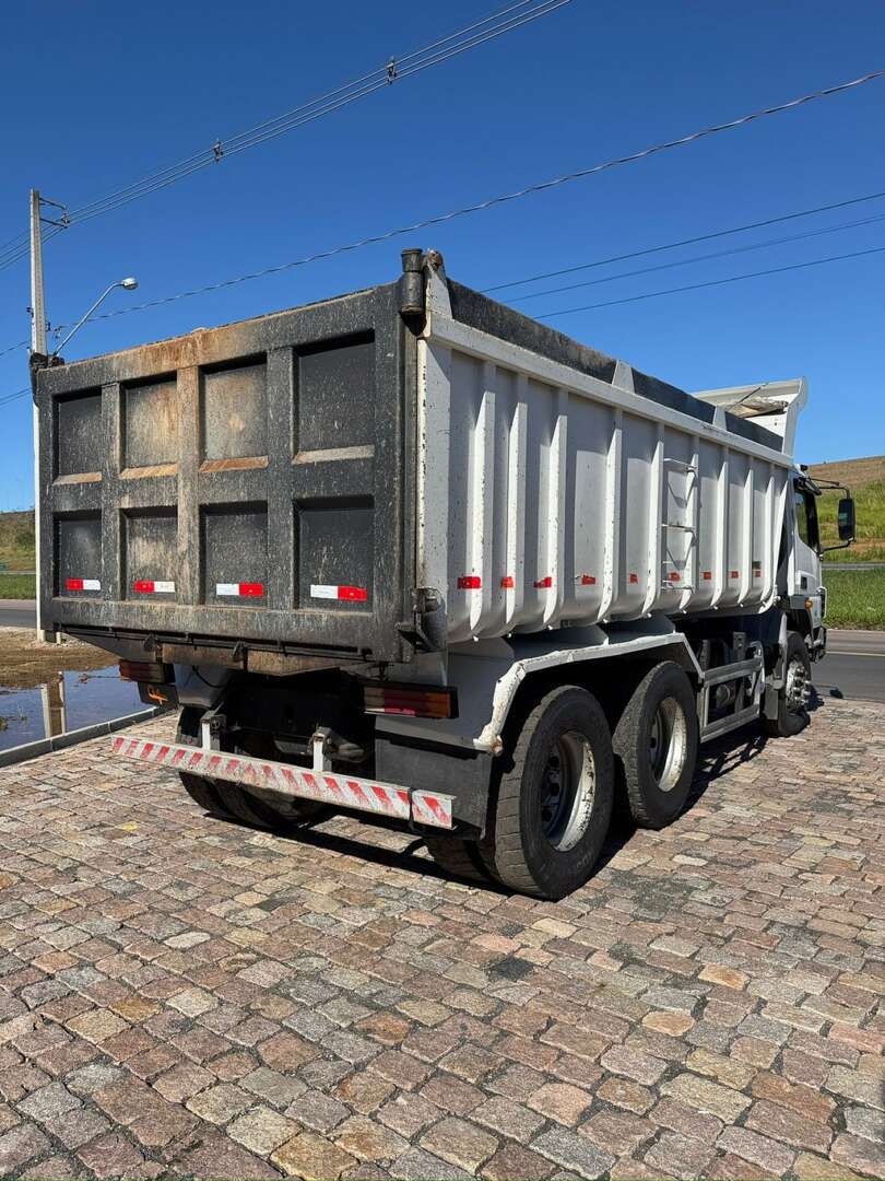 Caminhão MERCEDES BENZ MB 2730 Aves Vivas ANO 2018 de G4 Caminhões no Paraná