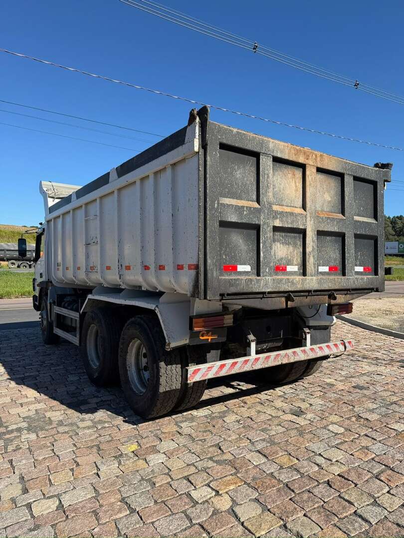 Caminhão MERCEDES BENZ MB 2730 Aves Vivas ANO 2018 de G4 Caminhões no Paraná