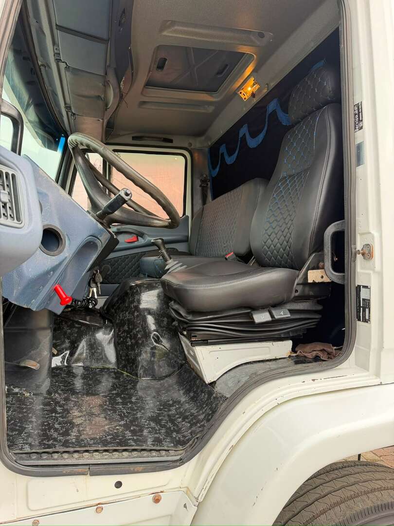 Caminhão MERCEDES BENZ MB 1215 Chassis ANO 2002 de G4 Caminhões no Paraná