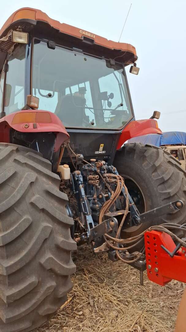 TRATOR CASE MAXXUM 165 ANO 2014 de Auto Máquinas Palotina no Paraná